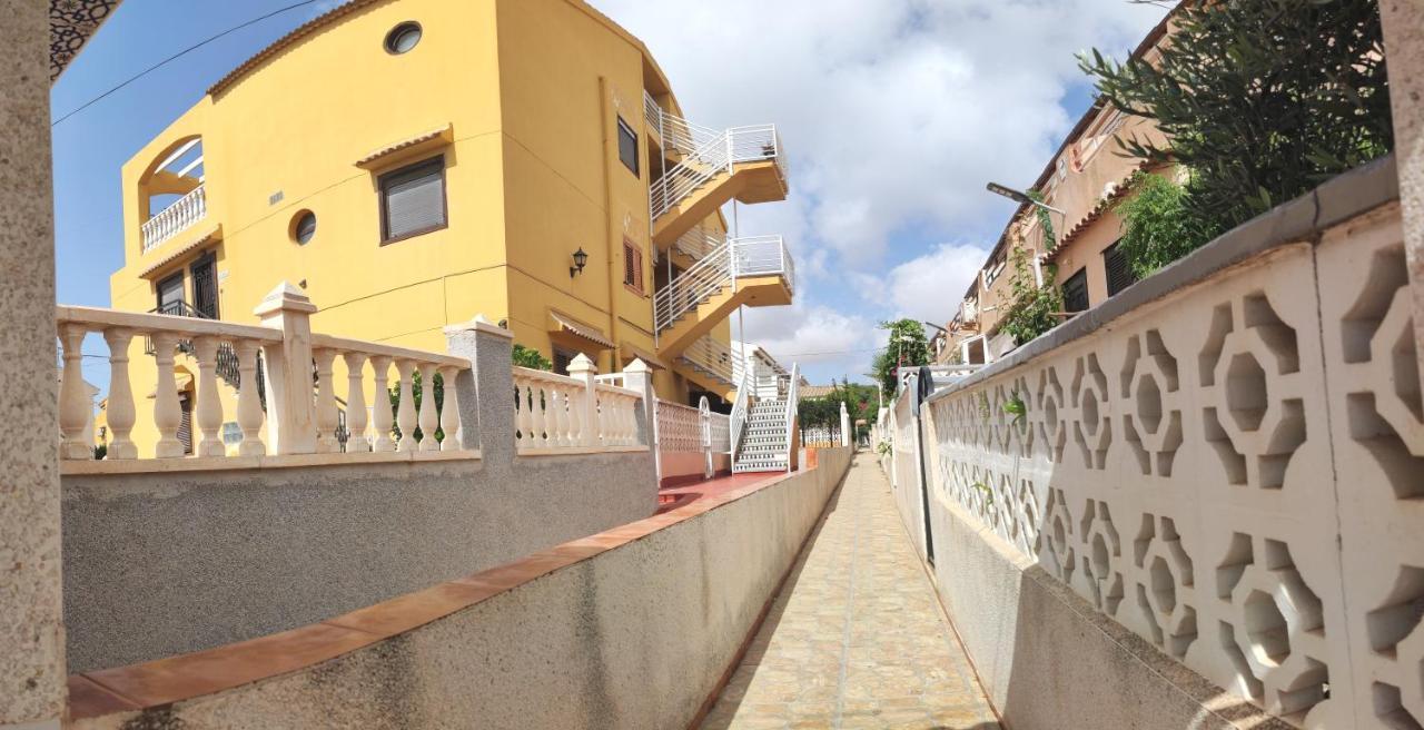 La Rosaleda Apartment ตอร์เรเวียคา ภายนอก รูปภาพ